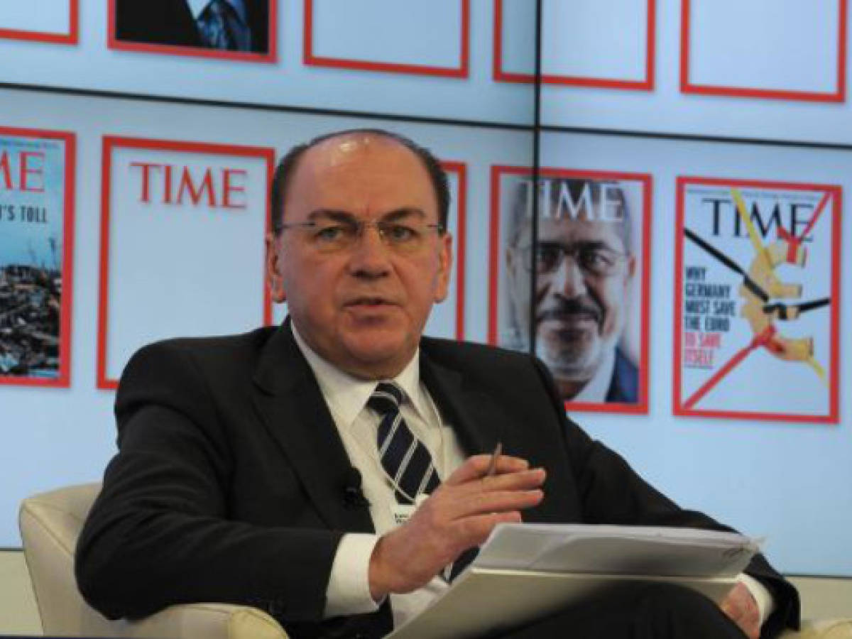 Banco suizo UBS registró una aceleración de sus resultados en 2013