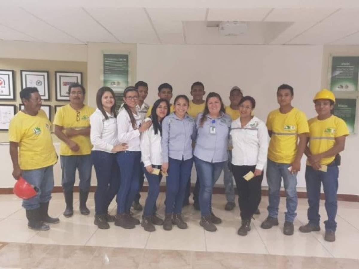 Industrias de exportación Universal S.A.: Comunicación plena