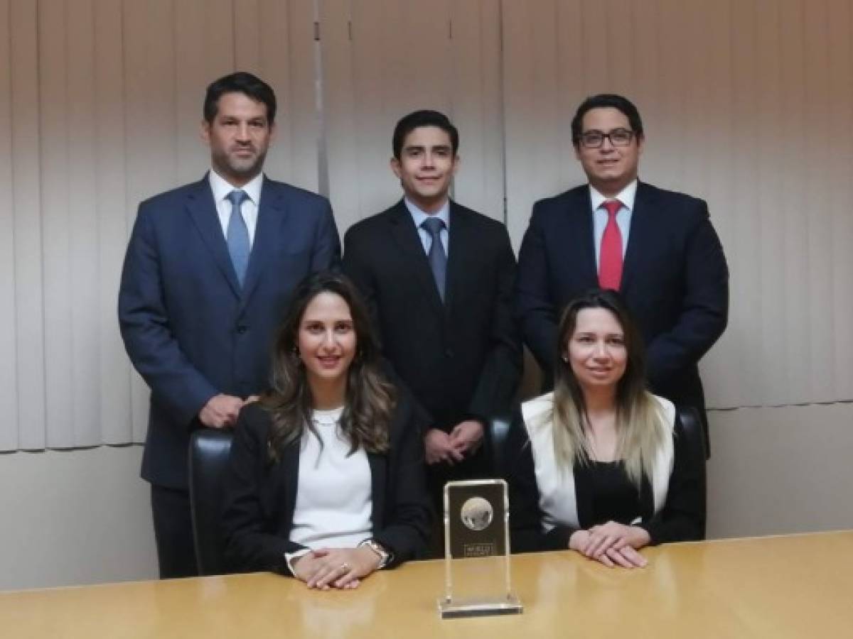 World Finance nombra a AFP Confía 'Best Invesment Manager de El Salvador 2019'