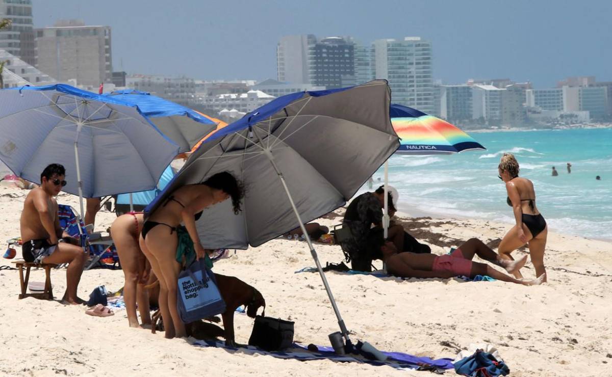 <i>Las llegadas globales aumentaron un 2 % en el primer trimestre de 2026, para luego disminuir un 1 % en el segundo, tras un descenso del 3 % en abril. Foto de EFE</i>