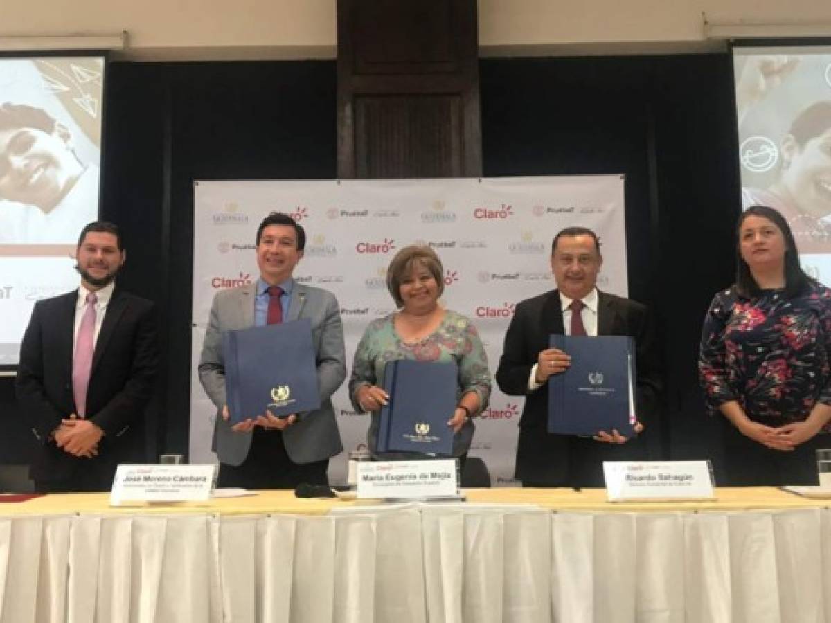 Guatemala: Fundación Carlos Slim y el Ministerio de Educación firman convenio para el uso de la plataforma PruébaT