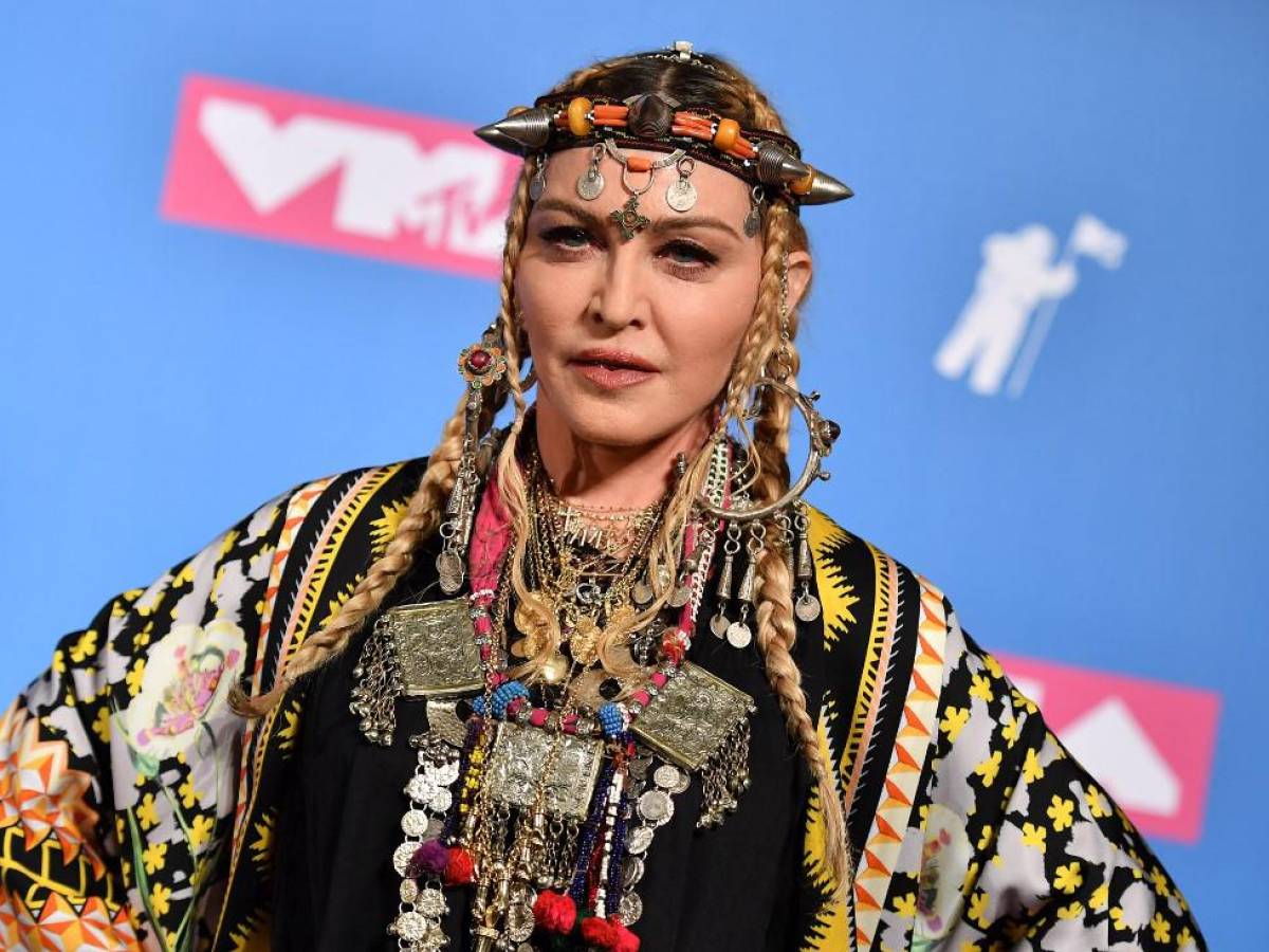 Fans al pendiente de la salud de la Reina del Pop: Madonna