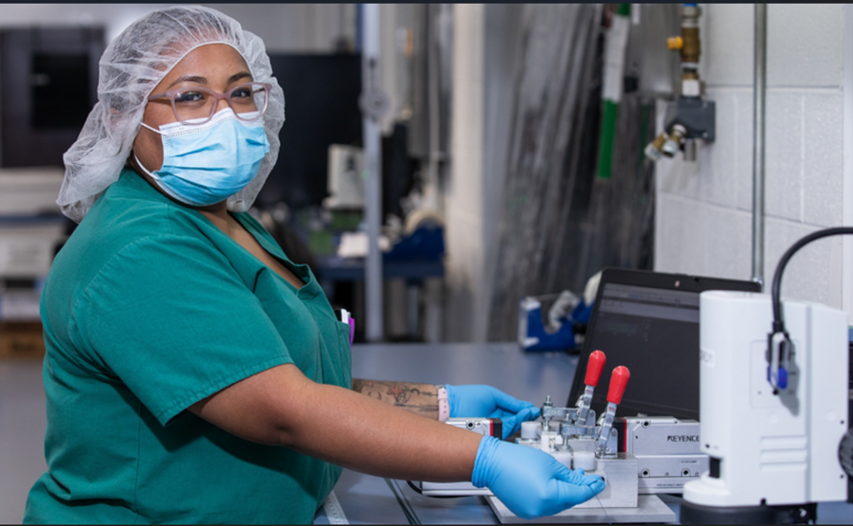 <i>La empresa instalará en Costa Rica una operación especializada enfocada en la aplicación de recubrimientos funcionales de alta precisión para componentes críticos de dispositivos médicos. Foto de cortesía</i>