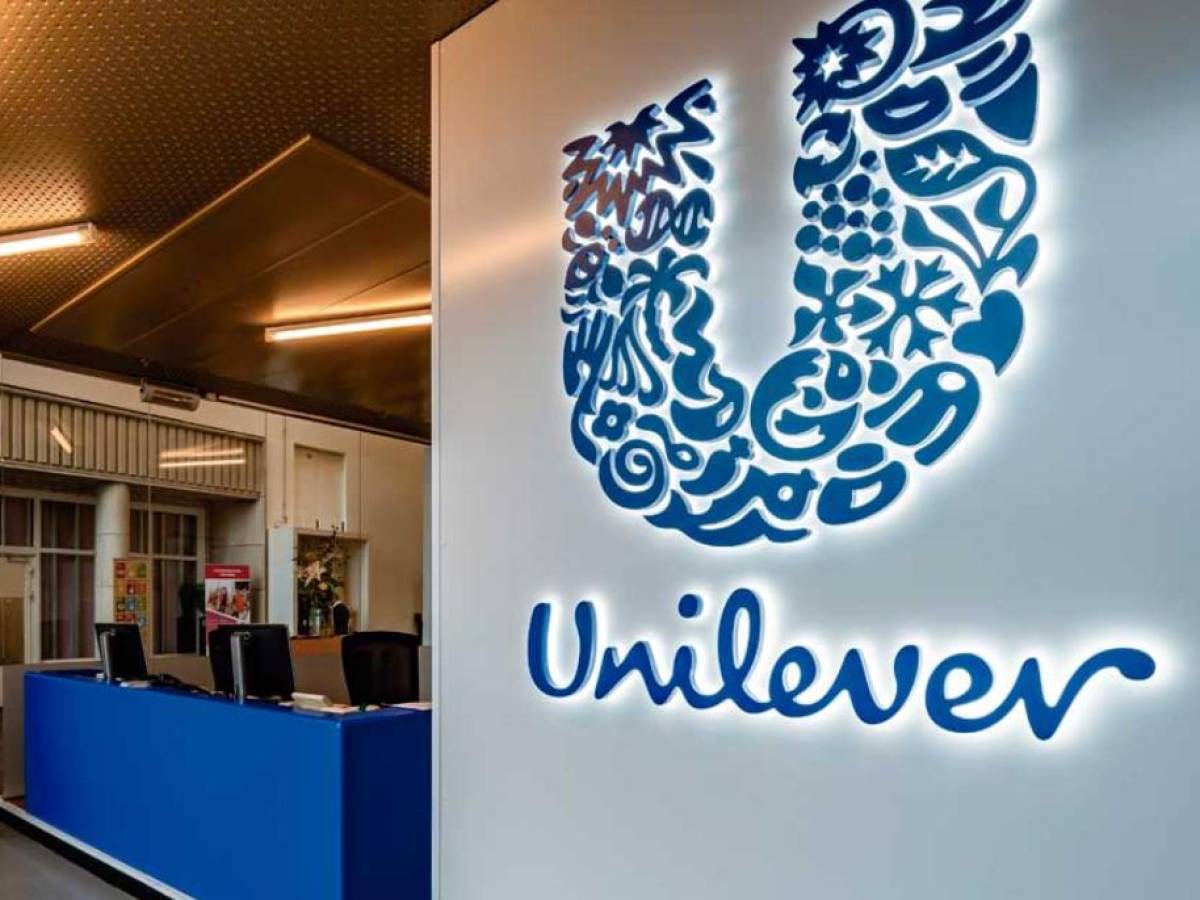 Unilever bajo críticas por mantener actividades en Rusia