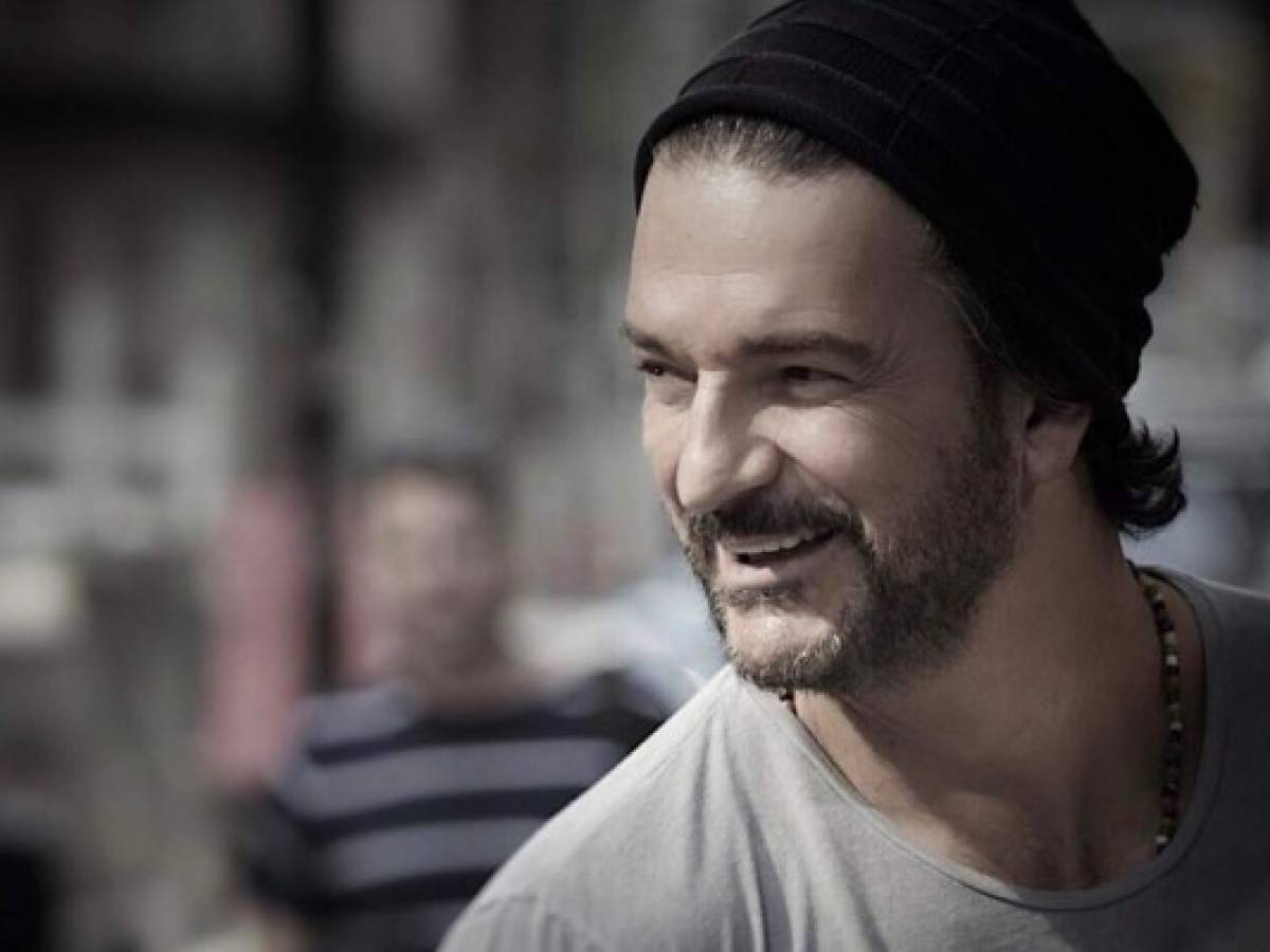 Ricardo Arjona, el ídolo guatemalteco con buen corazón