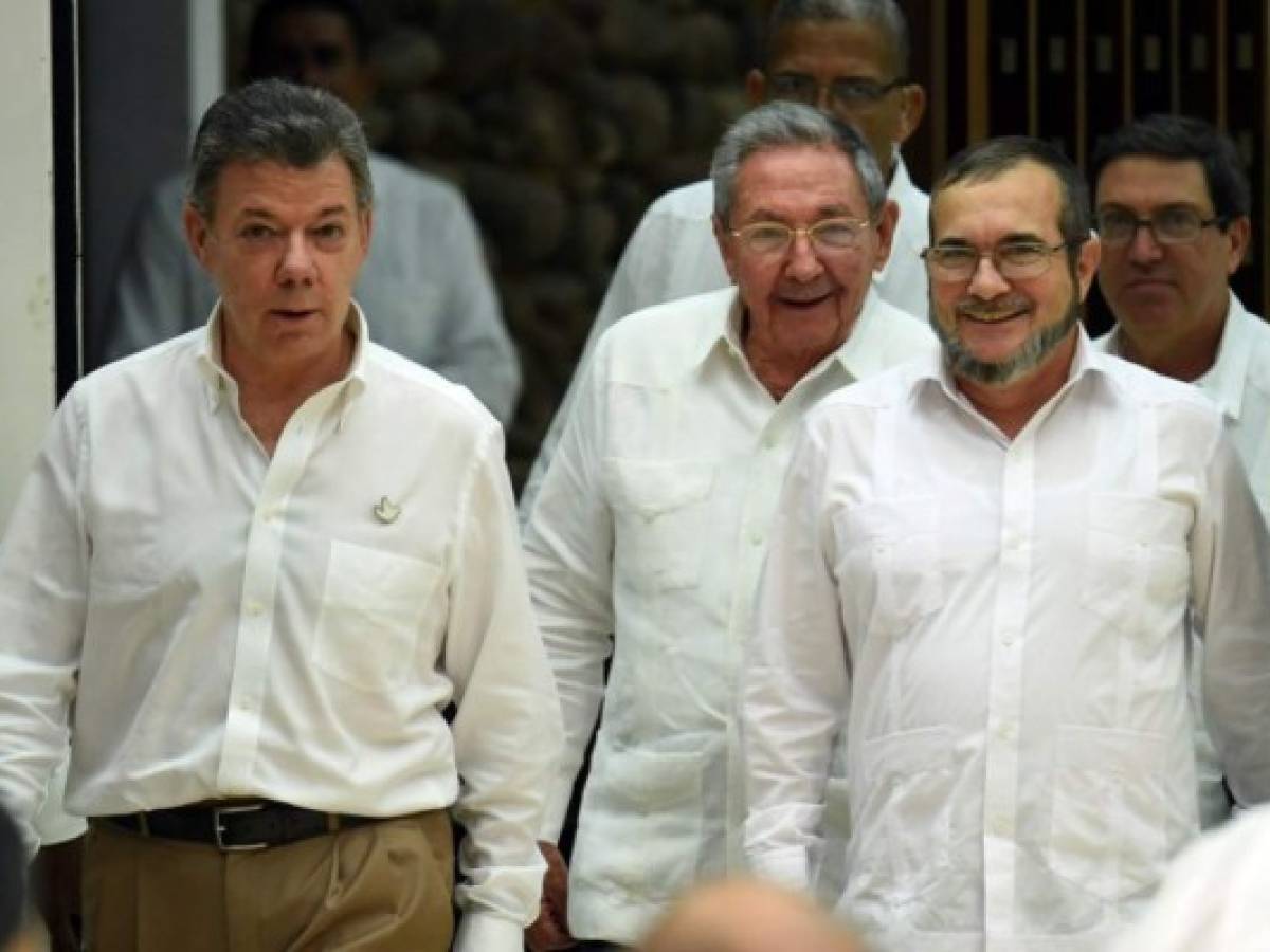 Santos y FARC prometen firmar la paz en seis meses