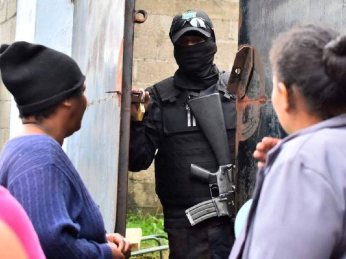 Al menos 18 muertos y 16 heridos en riña en cárcel de Honduras