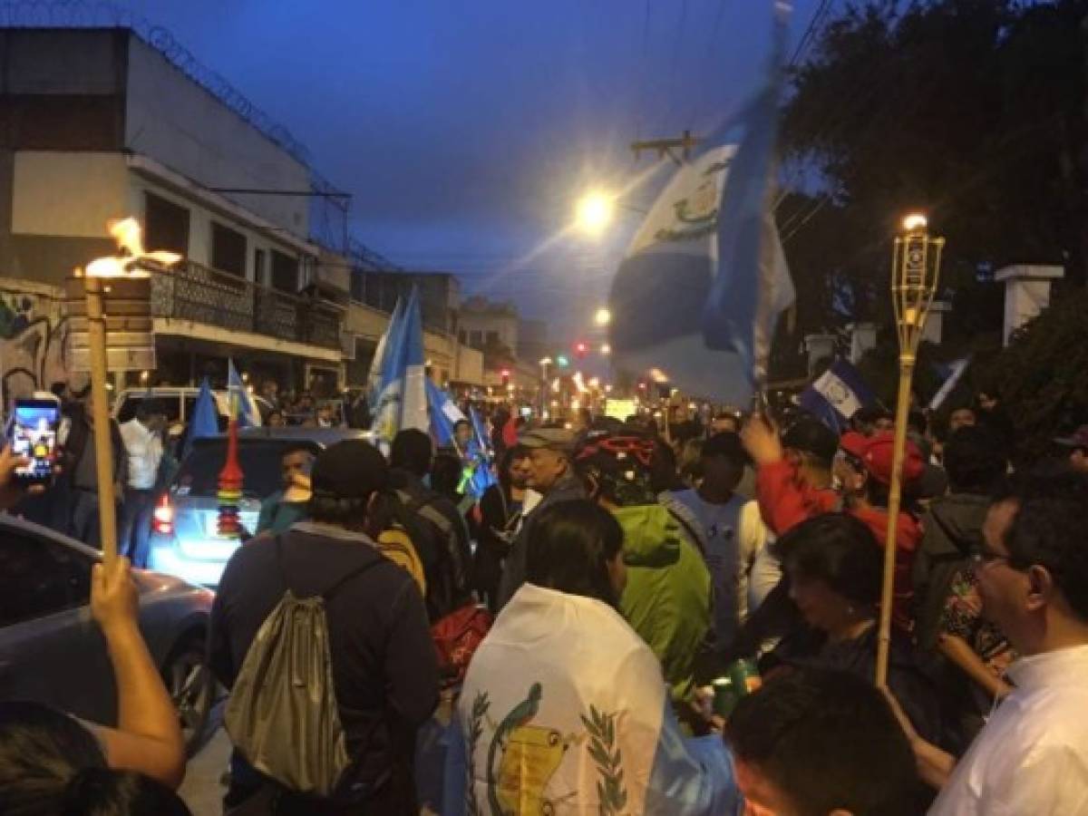 Guatemala: Indignados por tragedia del volcán vuelven a la plaza