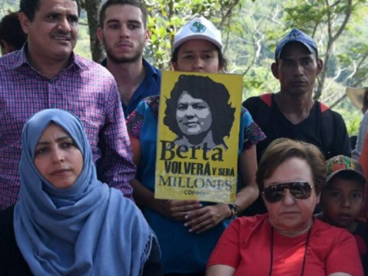 Mujeres Nobel de la Paz exigen justicia por asesinato de Berta Cáceres