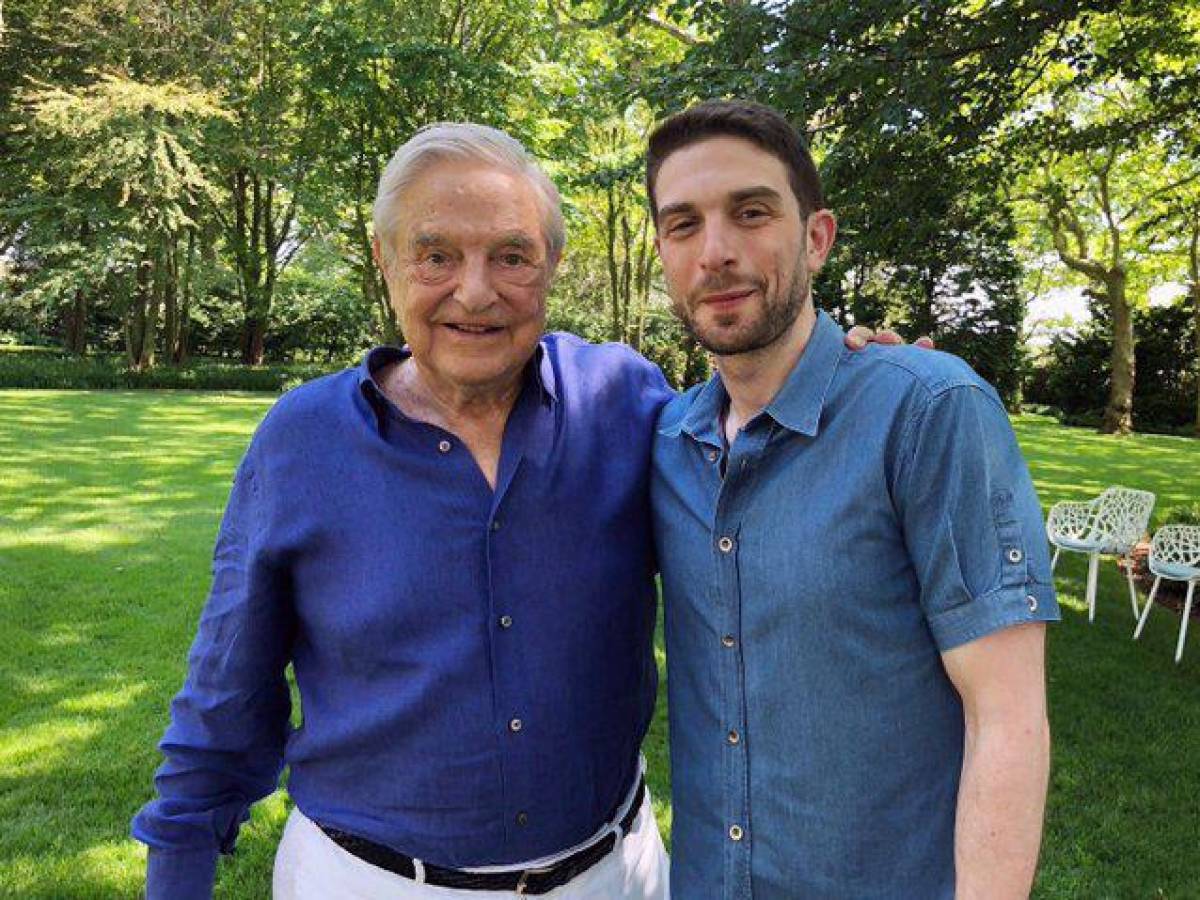 Magnate George Soros delega su imperio a su hijo Alexander