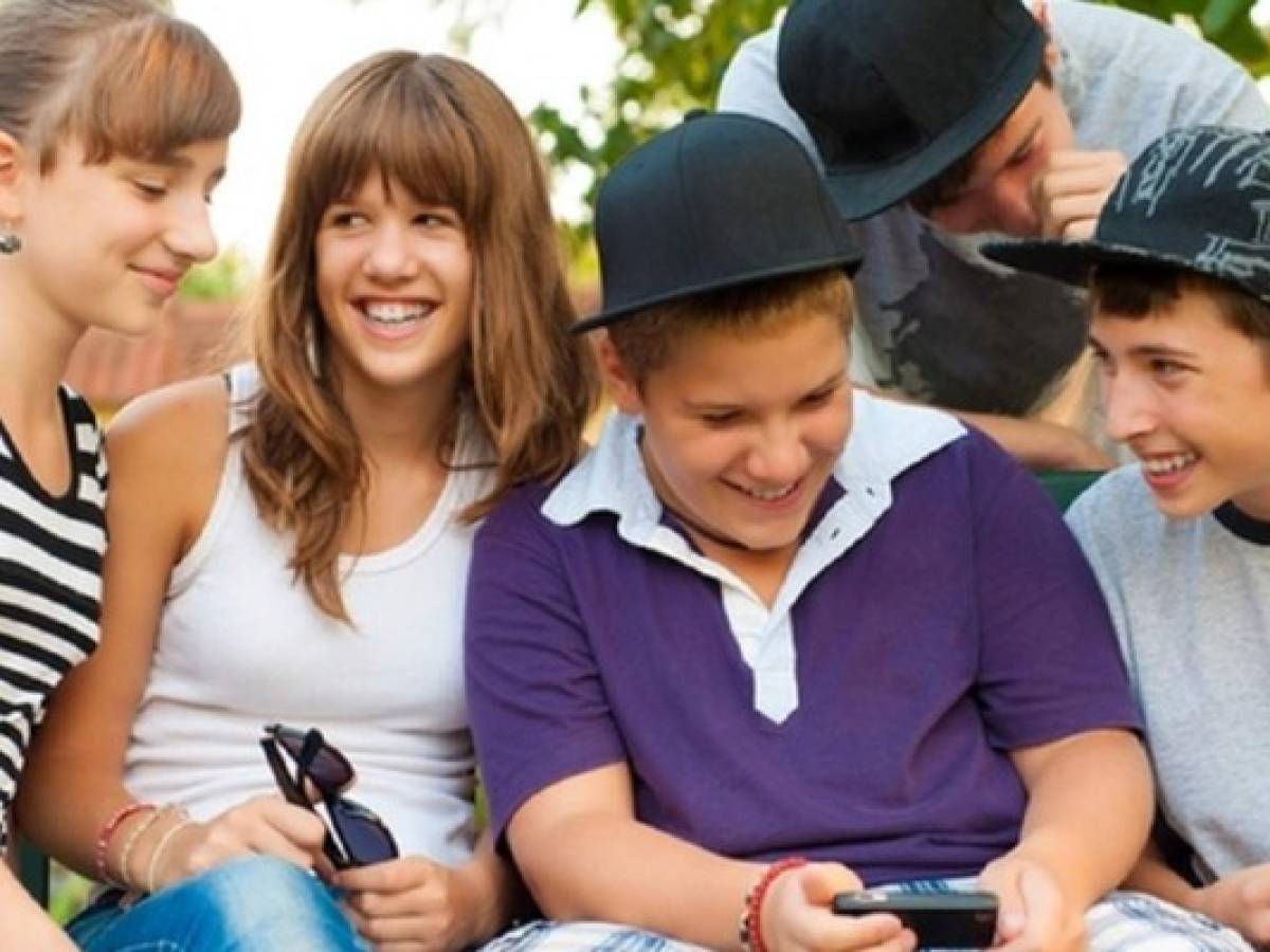 ¿Cómo impacta el uso de celulares en el cerebro adolescente?