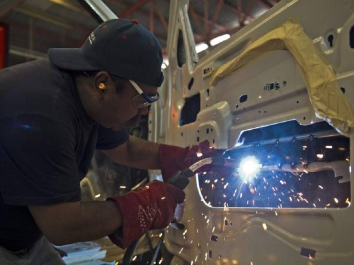 La producción de automóviles de México cae casi 10% en agosto