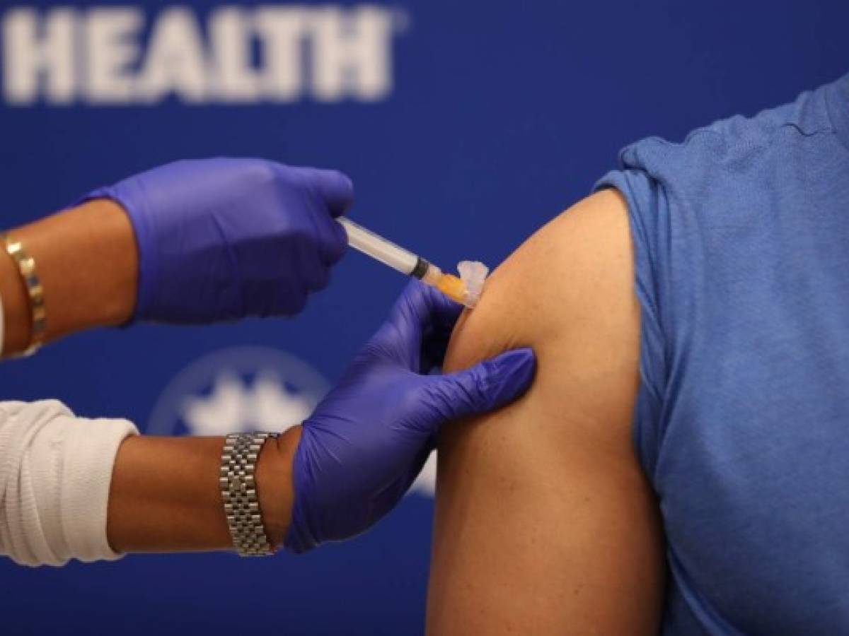 Costa Rica, primer país de Centroamérica en iniciar vacunación contra covid-19