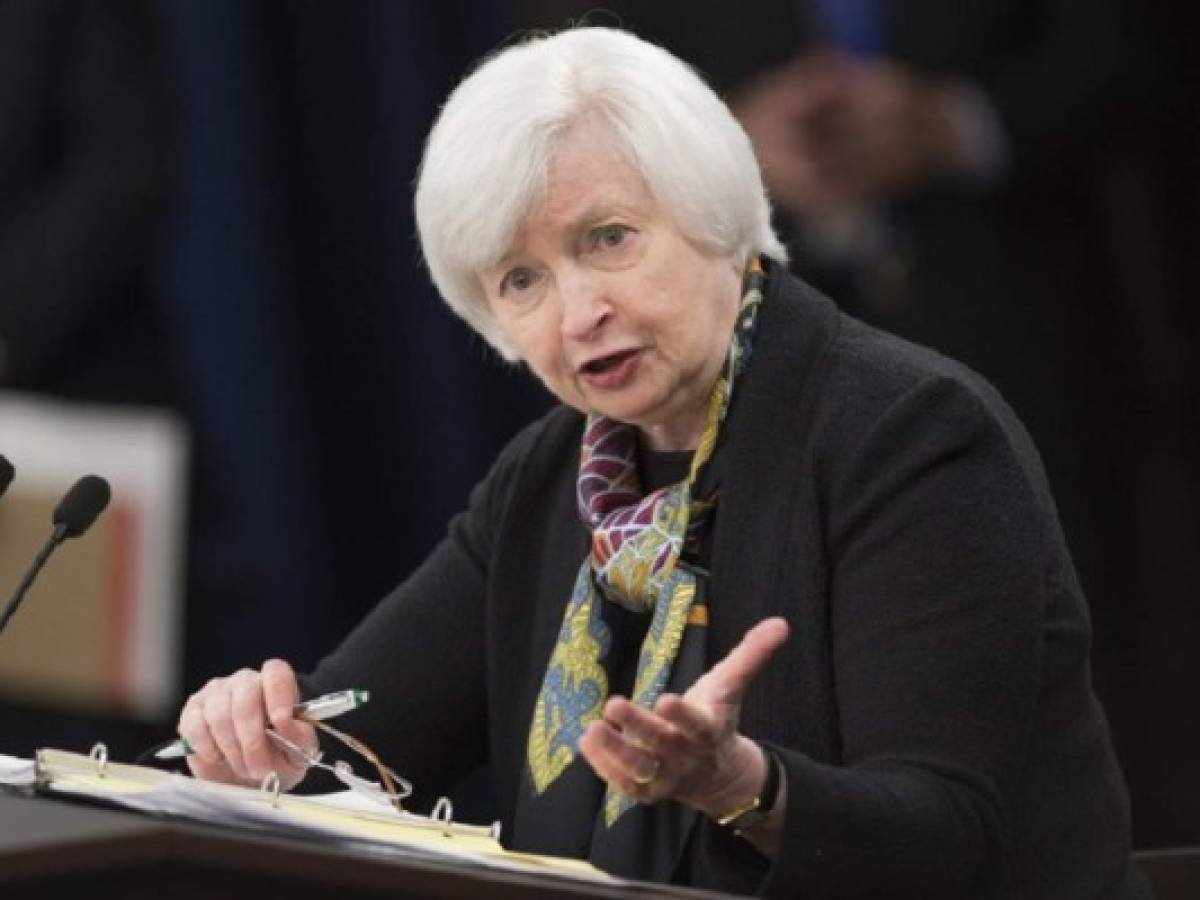 Fed mantiene tasas de interés y las ve en 0,9% a fines de 2016