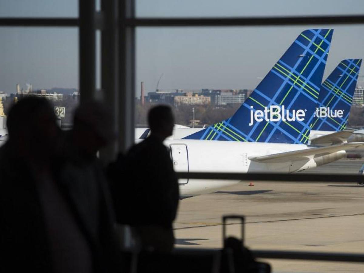 JetBlue aumenta su apuesta para comprar a su rival Spirit