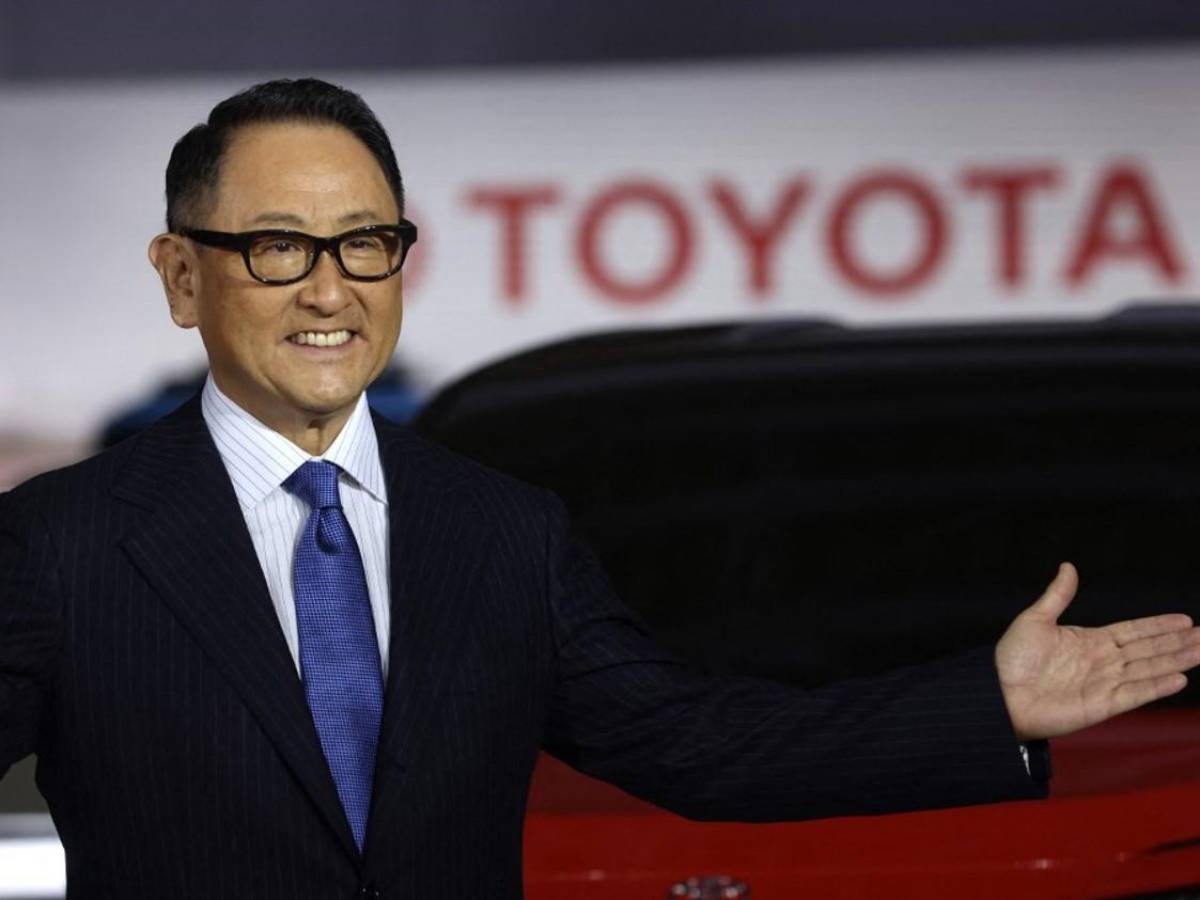 Ante la baja de interés por autos eléctricos, presidente de Toyota dice: 'Se los dije'