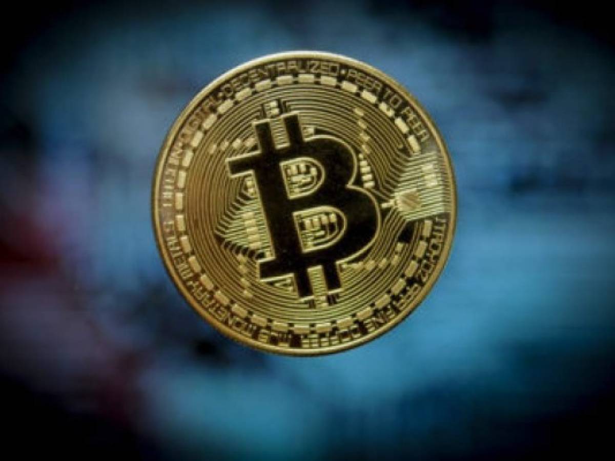 El bitcoin continúa su 'rally' y supera los US$8.000 por unidad
