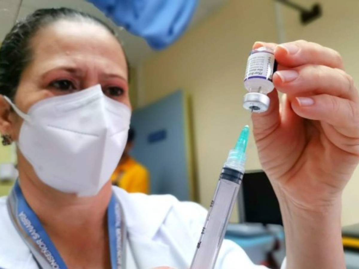 Aumentan fallecimientos y hospitalizaciones en Costa Rica por COVID-19