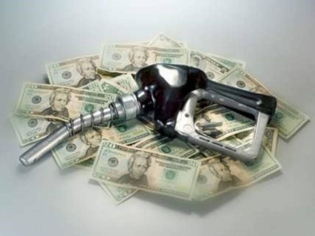 Fortaleza del dólar y petróleo barato ¿son buenos para EE.UU.?    