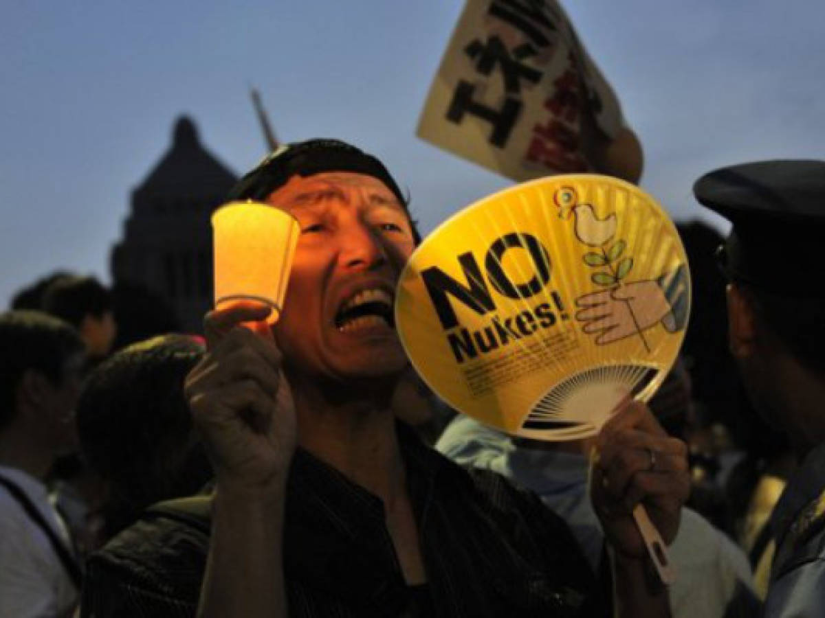 Miles de japoneses protestan contra la energía nuclear