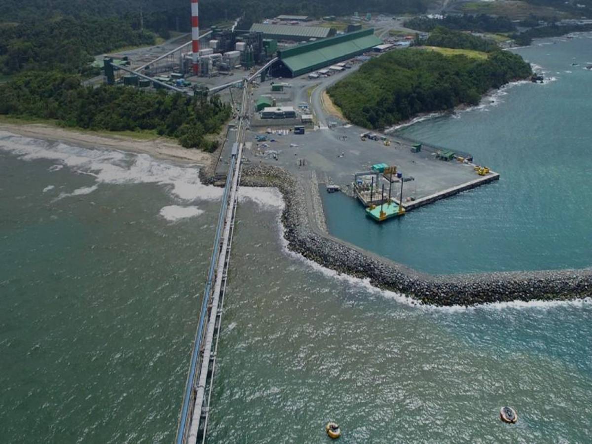 Panamá asegura que negociaciones de contrato de mina de cobre están ‘estancadas’