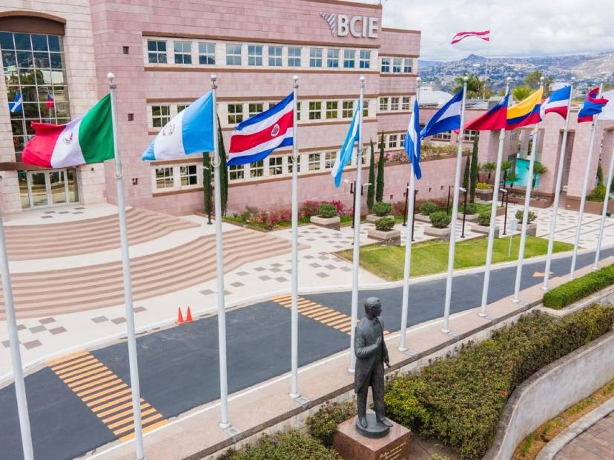 BCIE aprobó casi US$1.200 millones en financiamiento para Costa Rica en 2022