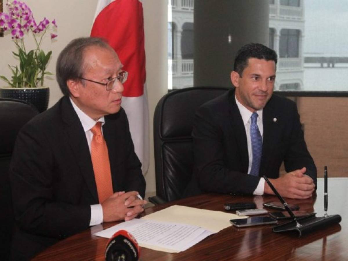Panamá firma intercambio fiscal con Japón