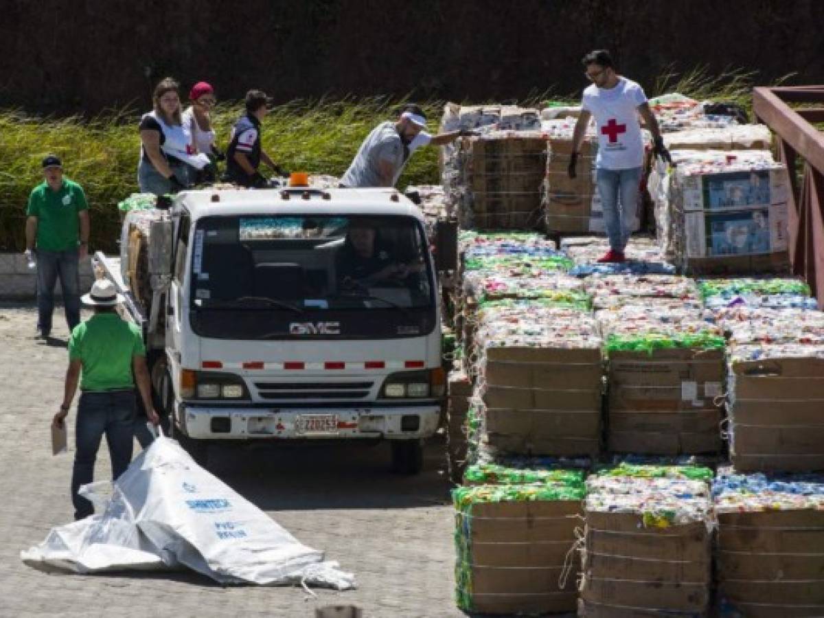 Costa Rica busca récord mundial con recolección de plástico reciclable