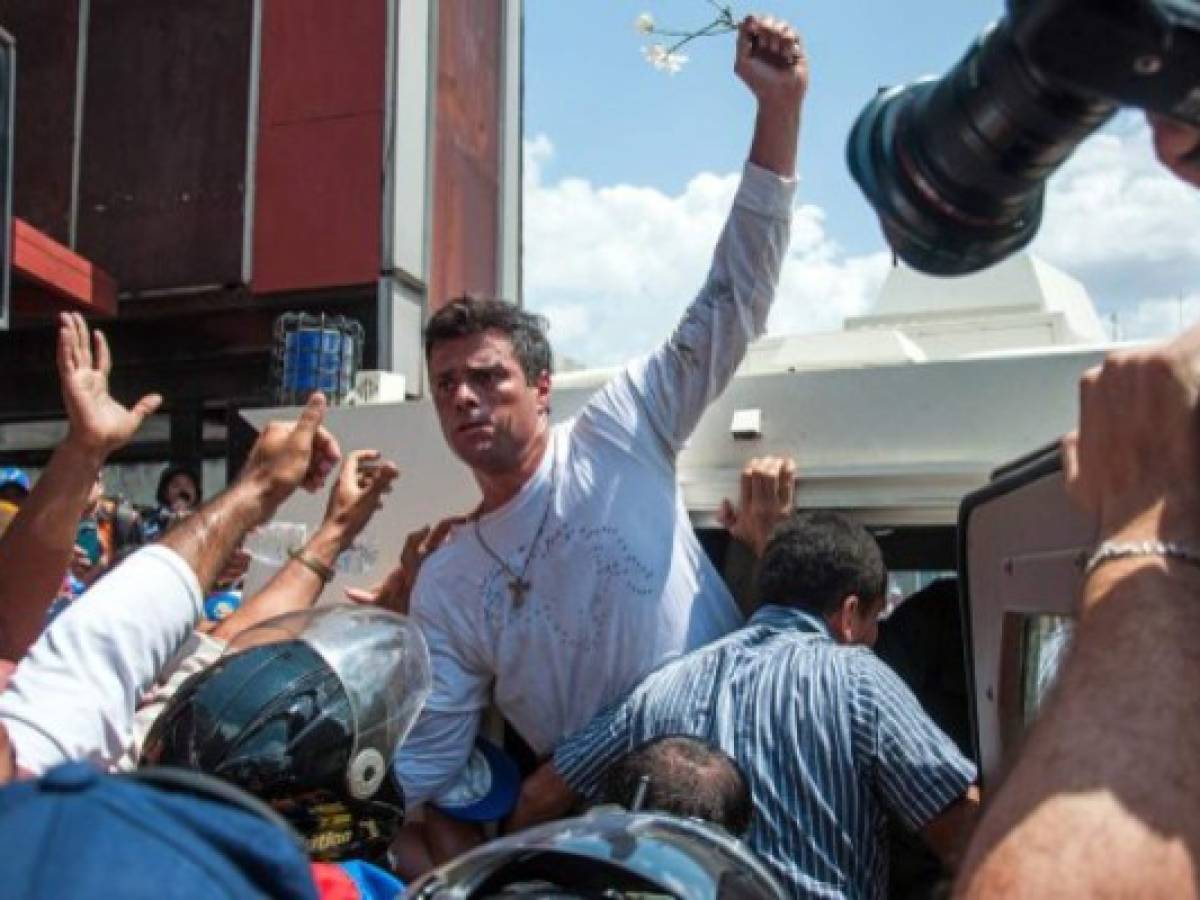 Leopoldo López en arresto domiciliar por 'medida humanitaria'