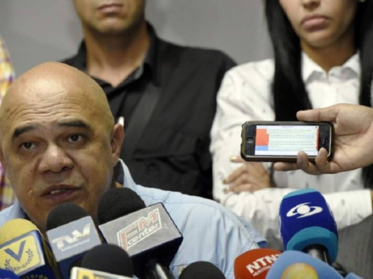 Oposición venezolana denuncia 'golpe de Estado judicial' ante organismos internacionales