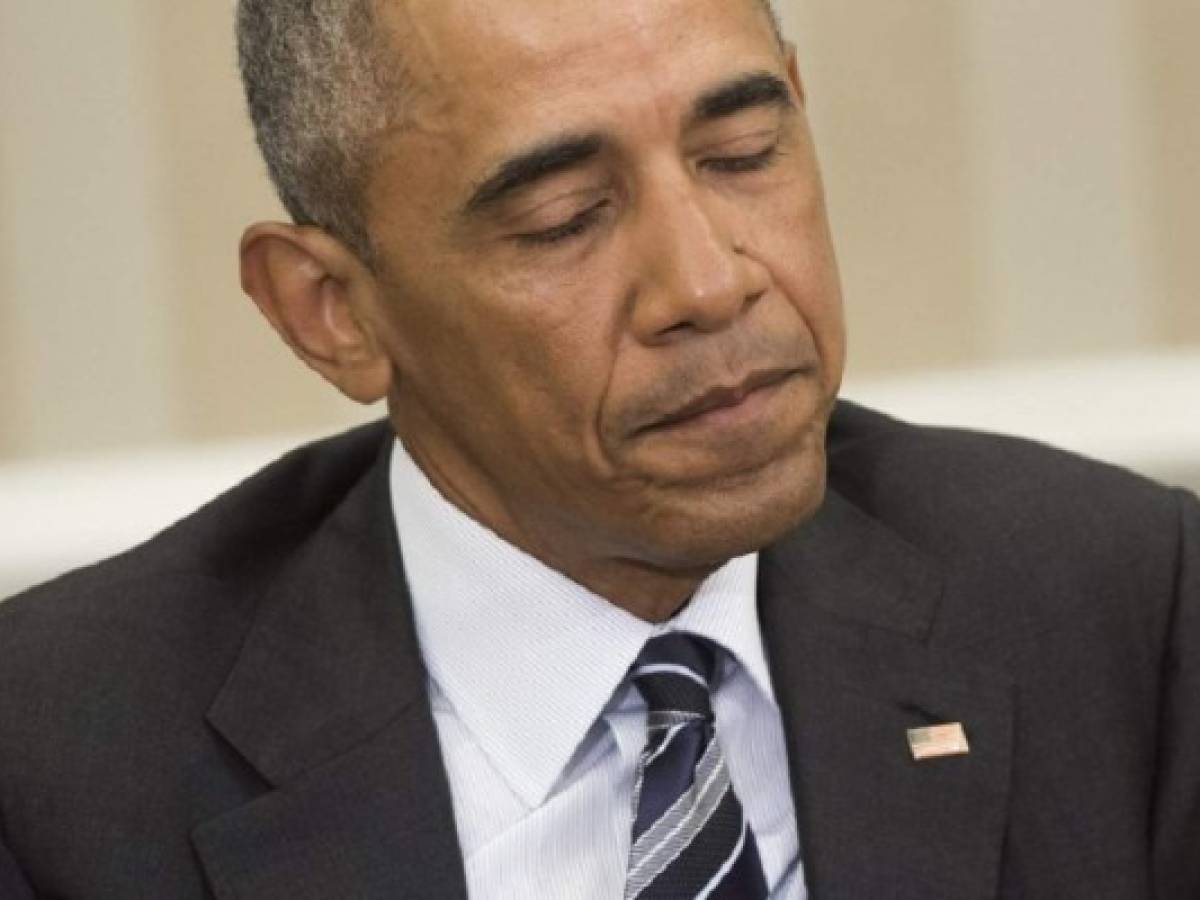 'Frustrado', Obama llama al Congreso a regular acceso a 'armas de guerra'