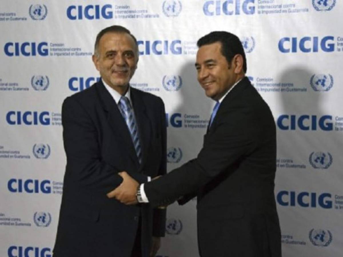 OPINIÓN: Jimmy Morales y el Comisionado 'non grato” (la comedia de un presidente acorralado, en tres actos)