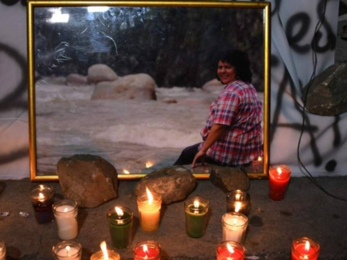 Hija de la activista Berta Cáceres recibe Premio Derechos Humanos en España