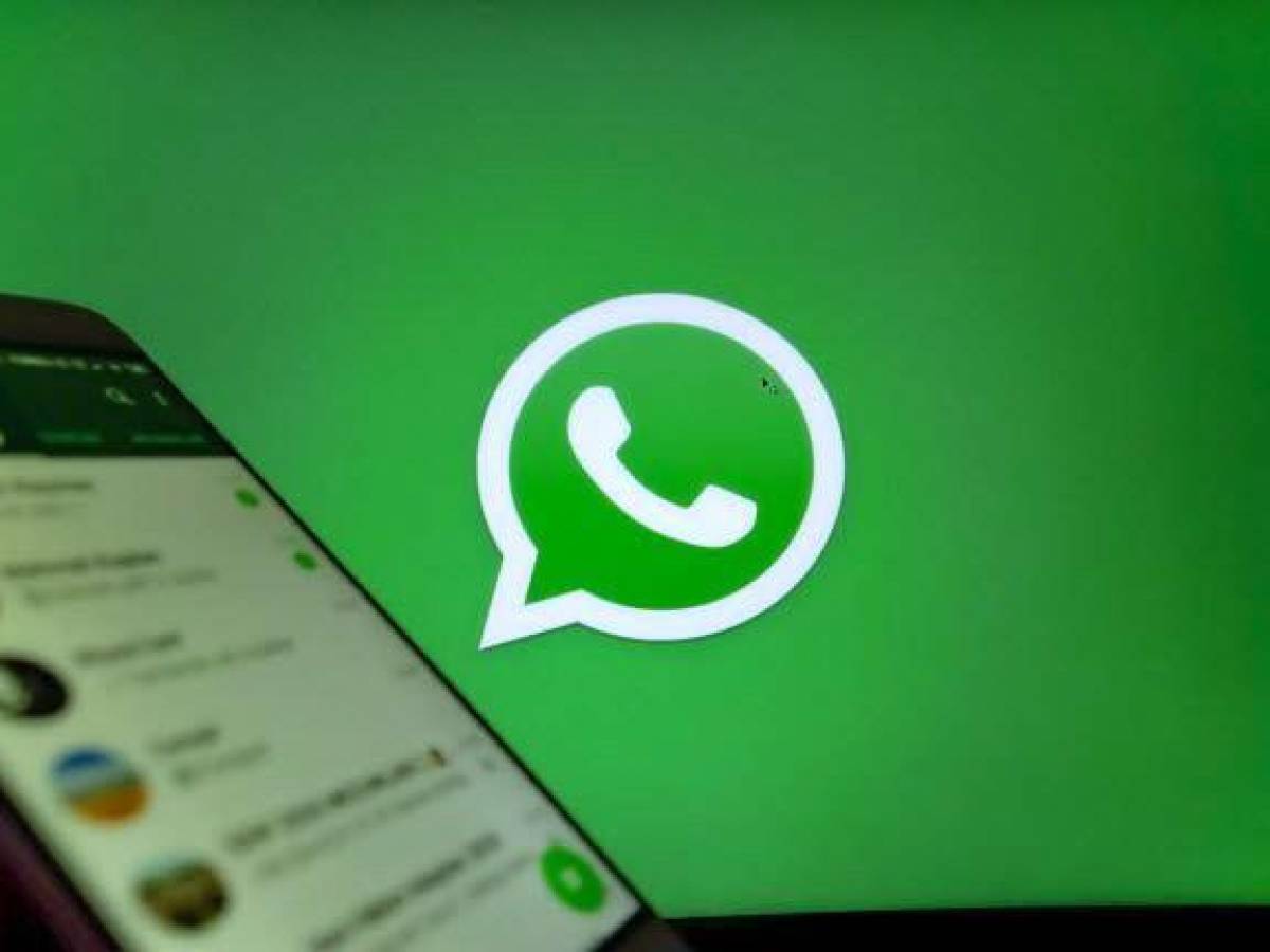 ¡No caiga! Estafadores se hacen pasar por centros de vacunación para robar cuentas de WhatsApp