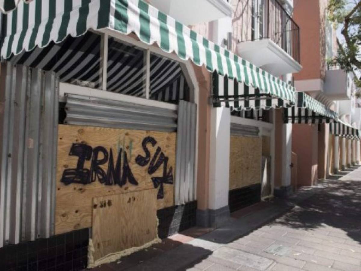 Masivo éxodo en el Sur de la Florida para huir del huracán Irma