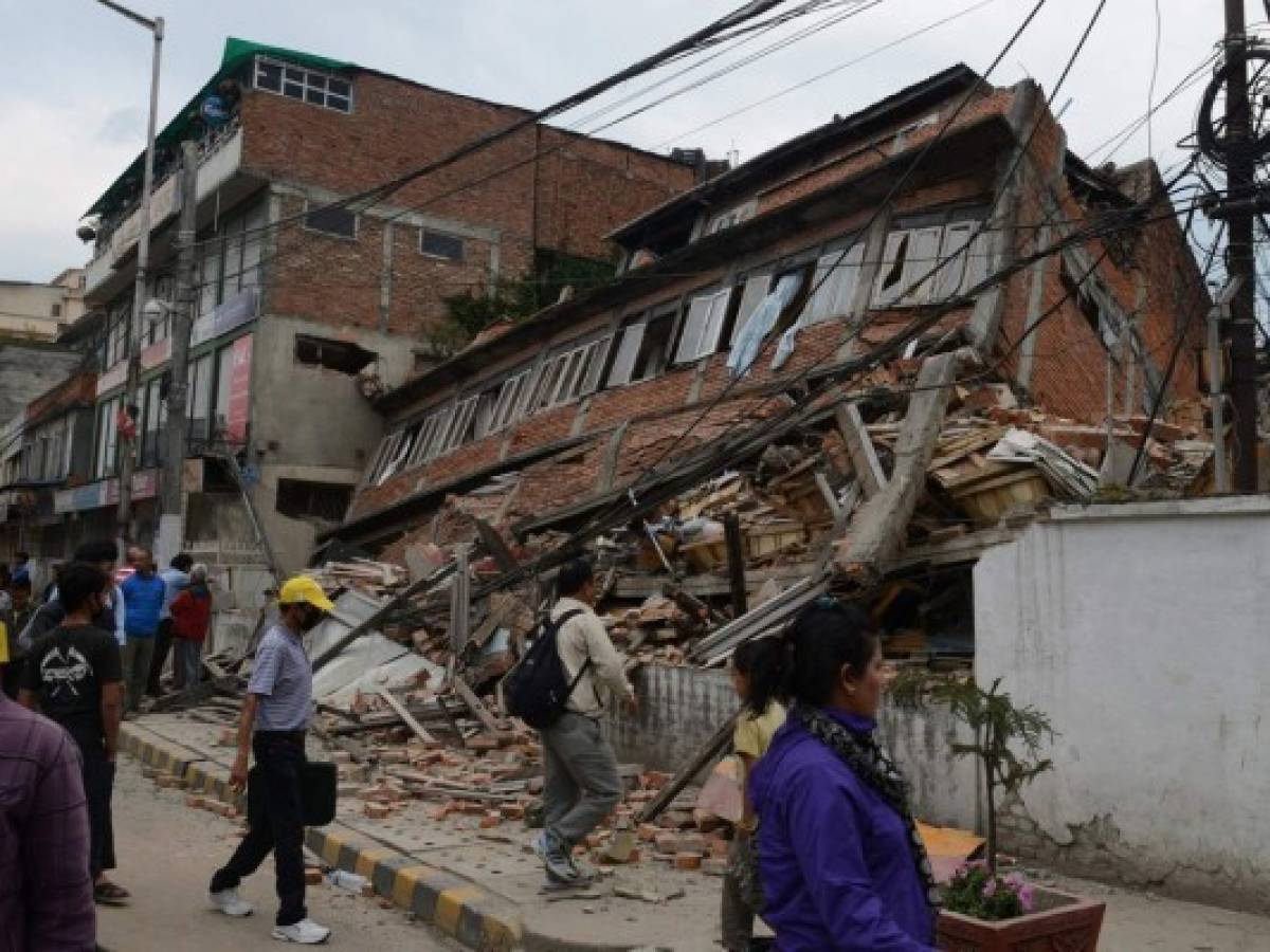 Terremoto de 7,9 en Nepal y otros 49 países