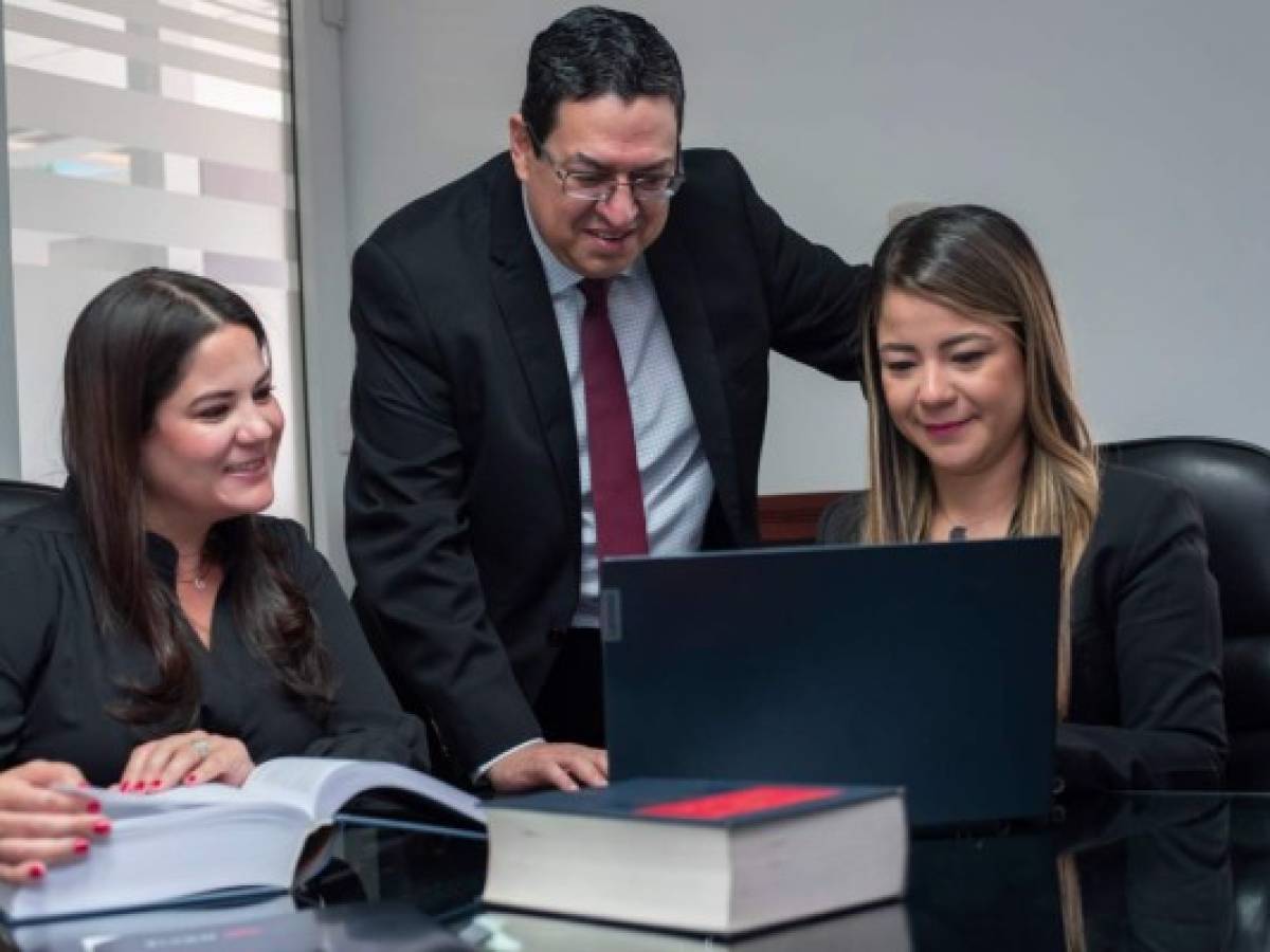 Novis Estudio Legal: El nuevo estudio legal salvadoreño que decide romper fronteras