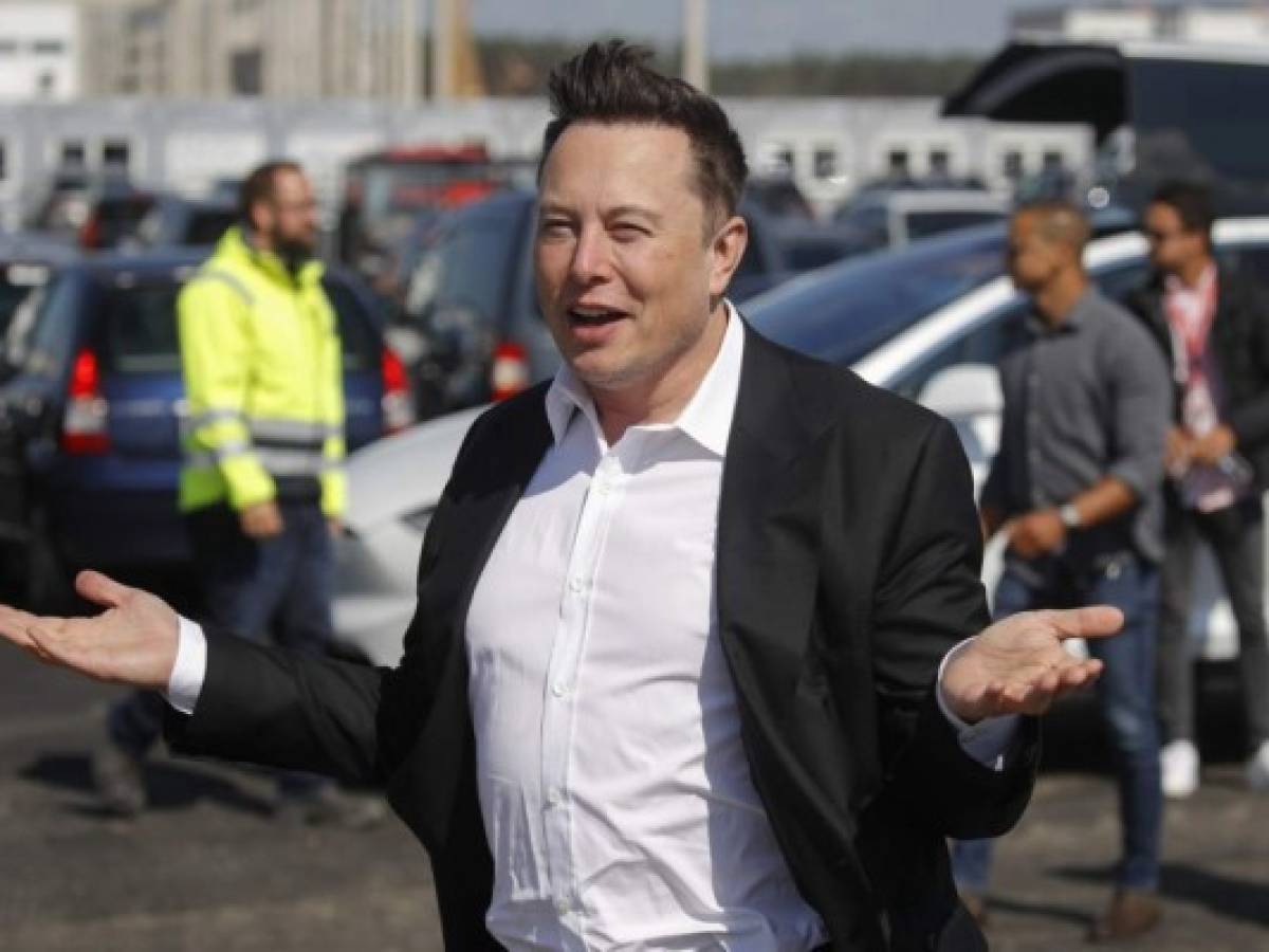 Elon Musk da positivo... y negativo a tests rápidos de coronavirus