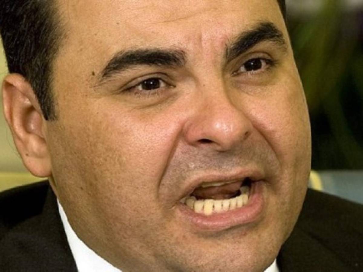 Piden congelar cuentas extranjeras de ex presidente salvadoreño Saca