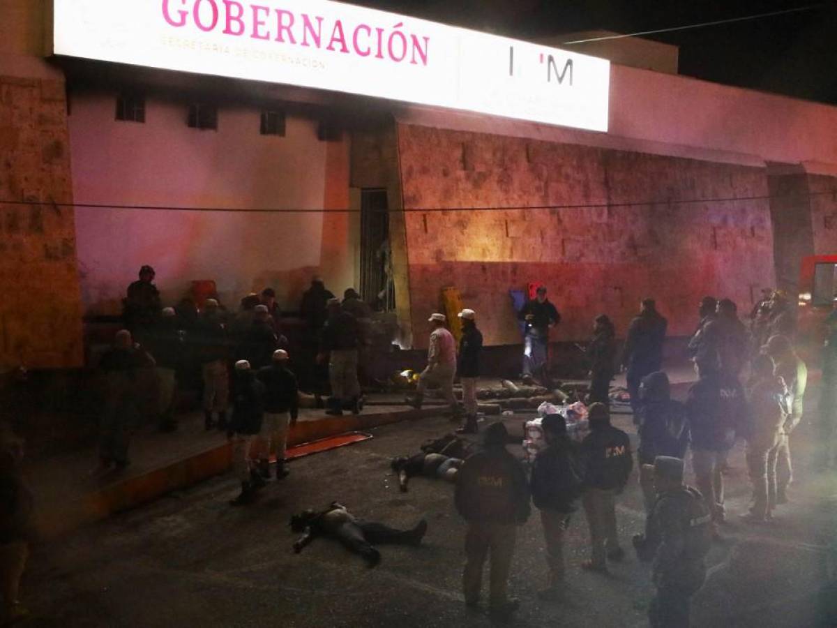 Incendio en centro de detención en México deja 40 migrantes muertos y varios heridos