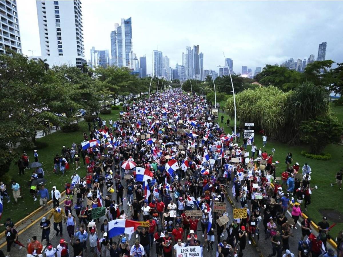 Panamá congela US$ 567 millones que recibió por polémico contrato minero