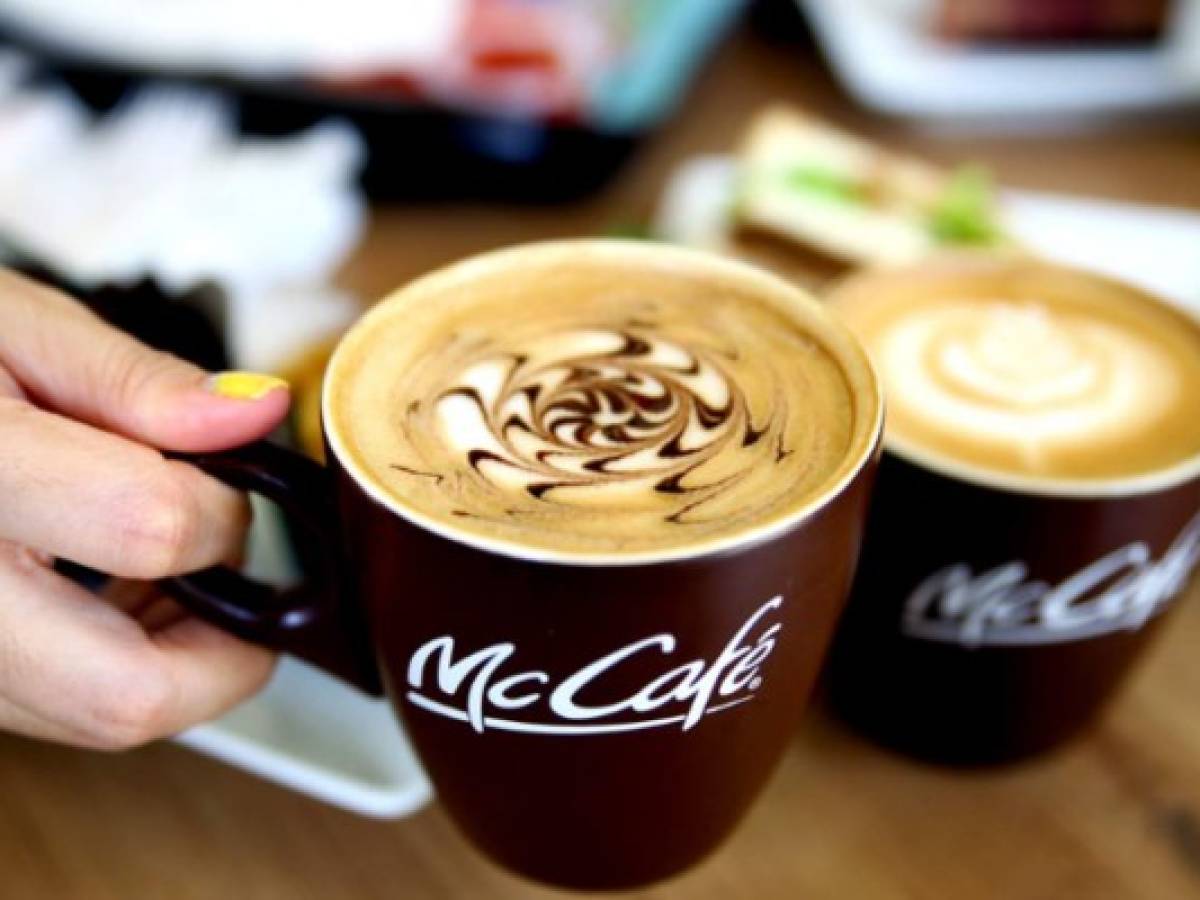 McDonald’s insiste en robarle el negocio a Starbucks