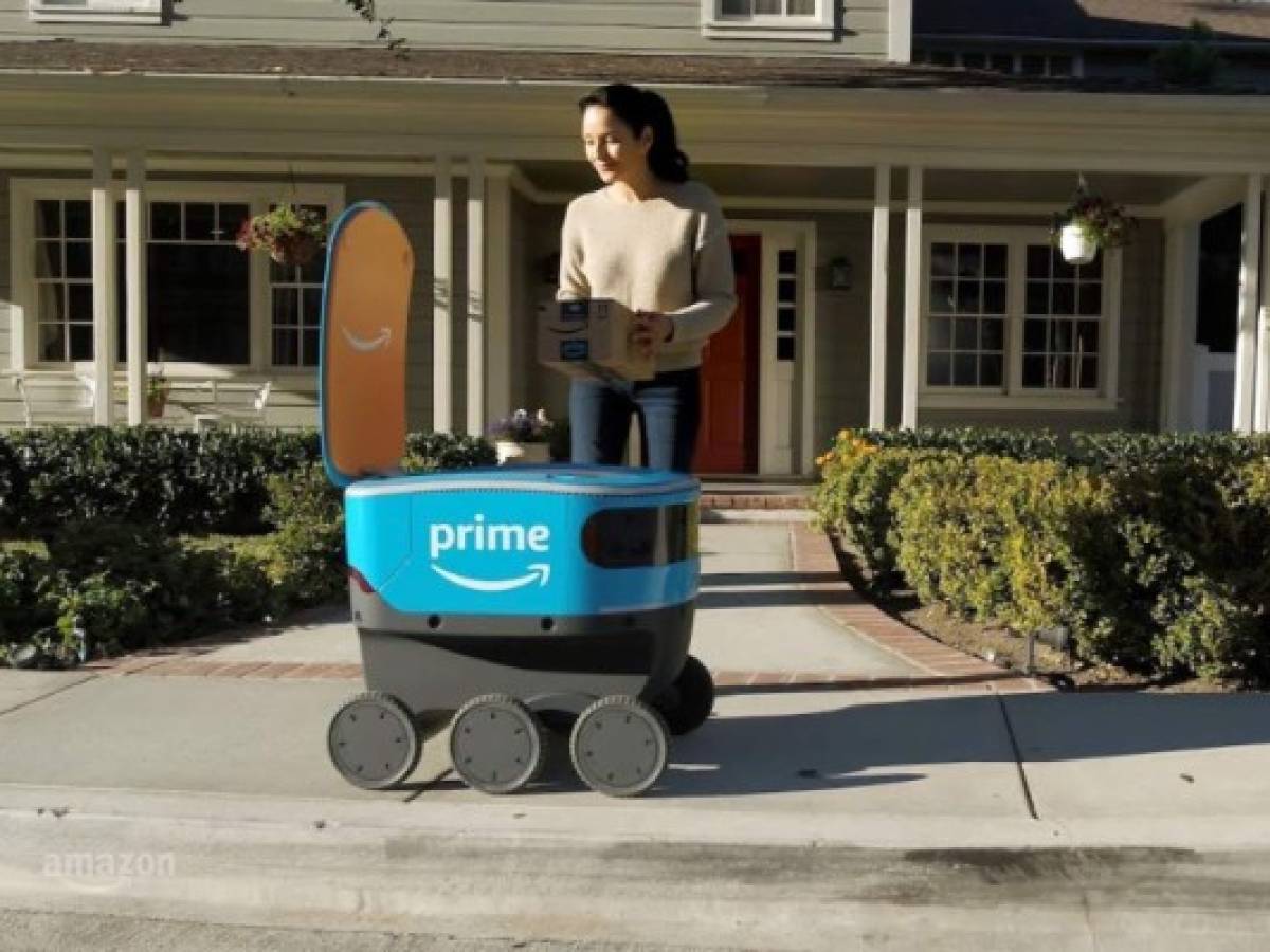 Los Scouts, robots de reparto de Amazon, ya operan en California