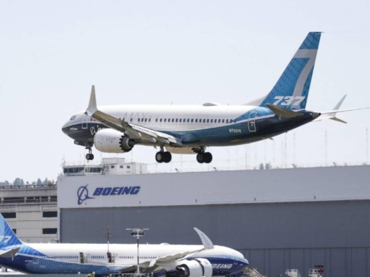 Air Canada desvía un Boeing 737 MAX tras problemas en un motor