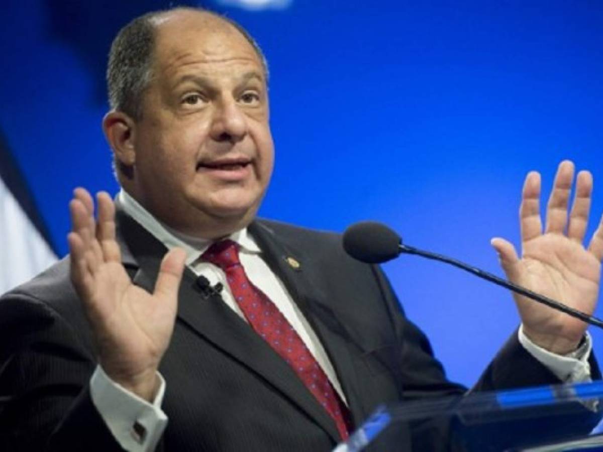 Solís pide en EEUU cambiar ley que alienta migración cubana