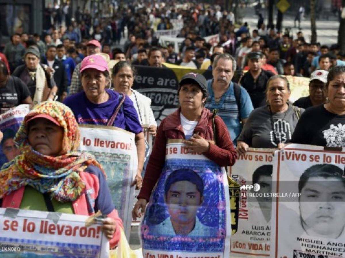 México califica de 'desaparición forzada por agentes del Estado' al caso Ayotzinapa