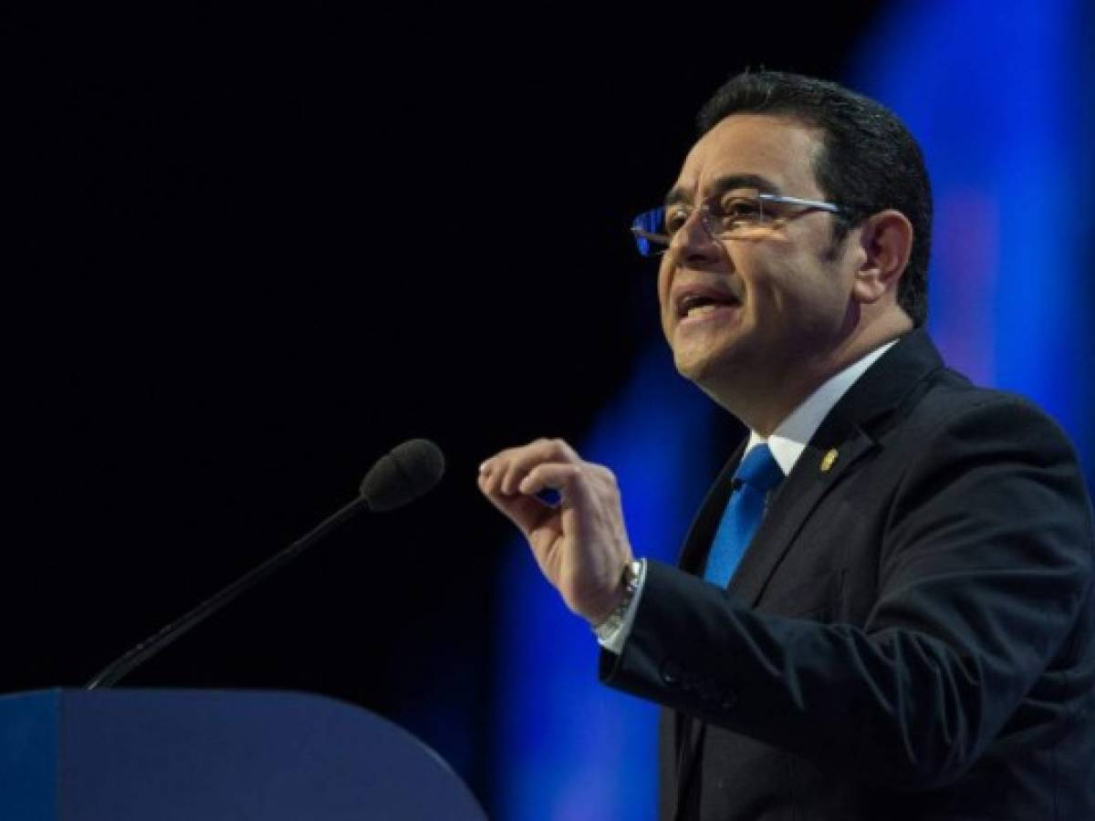 Excanciller denuncia a presidente Jimmy Morales por abusos sexuales