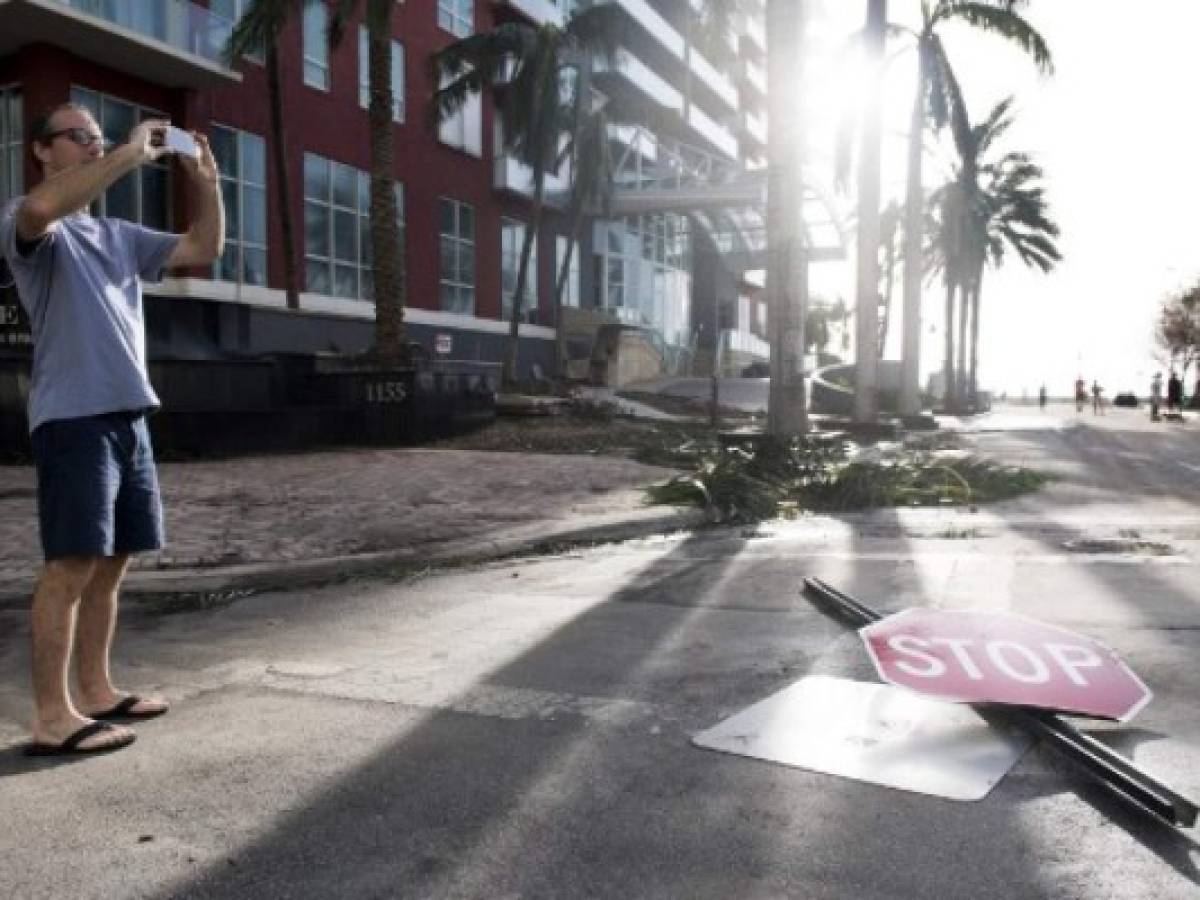 'Irma' se degrada a tormenta tropical mientras cruza Florida