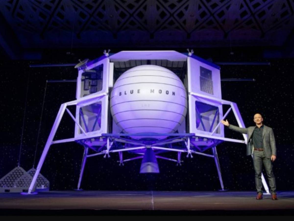 Jeff Bezos se prepara para la conquista de la Luna