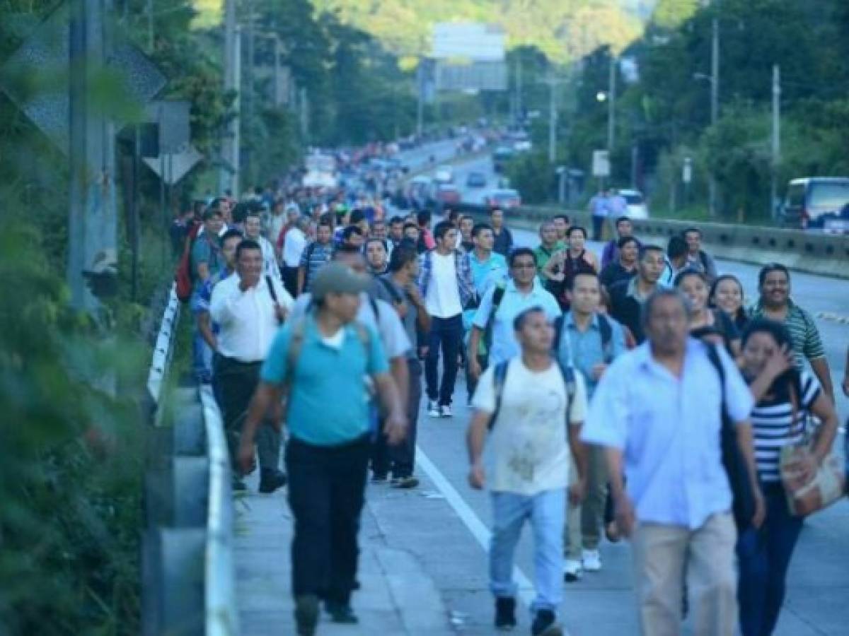 El Salvador: Bloqueo en carreteras para exigir pagos alcaldías